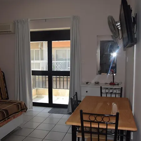 Young Paceville Apartment *