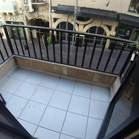 Young Paceville Apartment *